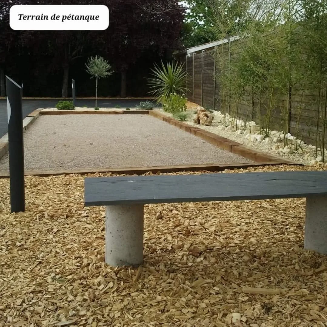 Allée carrossable / terrain de pétanque par RONDET PAYSAGES — Médoc / Bassin d'Arcachon / CUB (réf. allees-04)