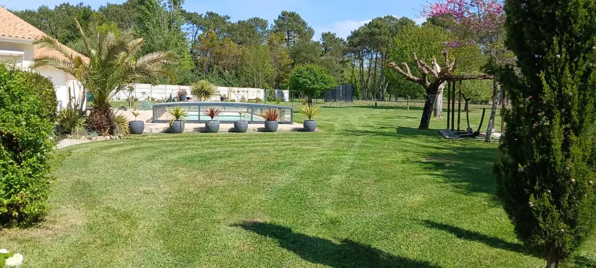 Entretien de jardin par RONDET PAYSAGES — Médoc / Bassin d'Arcachon / CUB (réf. entretien-10)